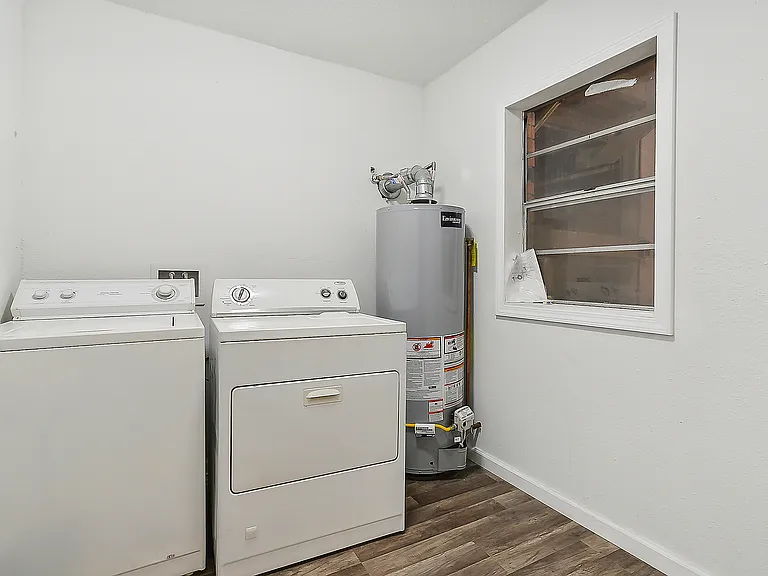 1836 Plaza Dr — Photo 24