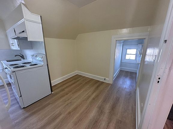 5th image of 111 Rich Ave Floor 3