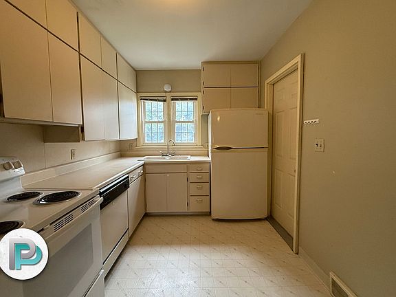 4th image of 221 2nd St NE #1
