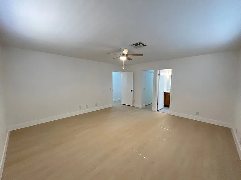 1075 Palo Verde St — Photo 10