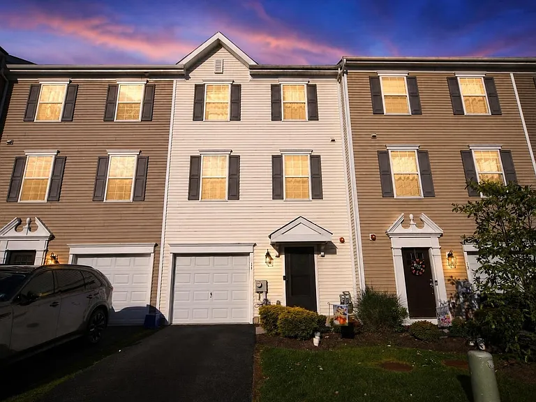 11 Faraday Ct — Photo 1