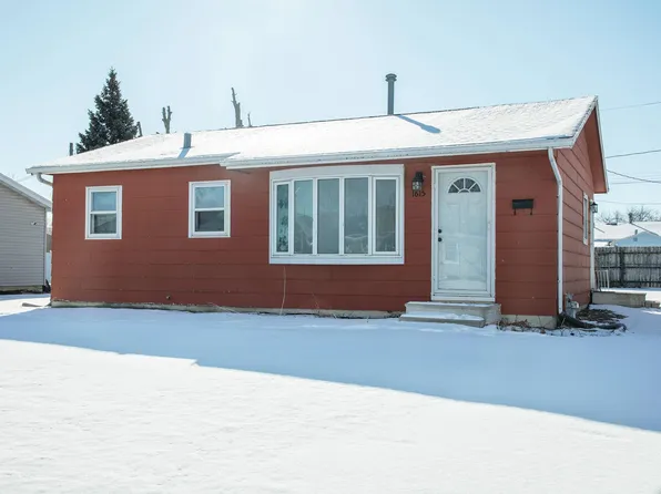 1615 Oakwood Dr, Waterloo, IA 50703