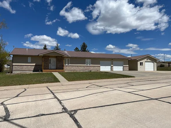 400 N Carbon St, Moorcroft, WY 82721