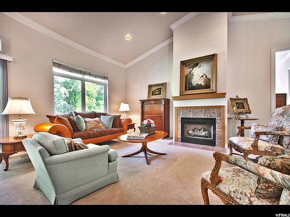 3rd image of 2525 E Holladay Oaks Ln