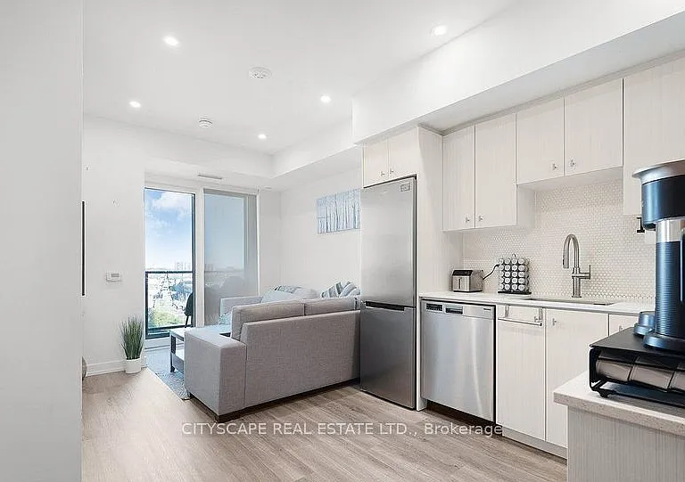5 Wellington St S #814 — Photo 16