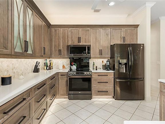 5th image of 3851 Jungle Plum DR E