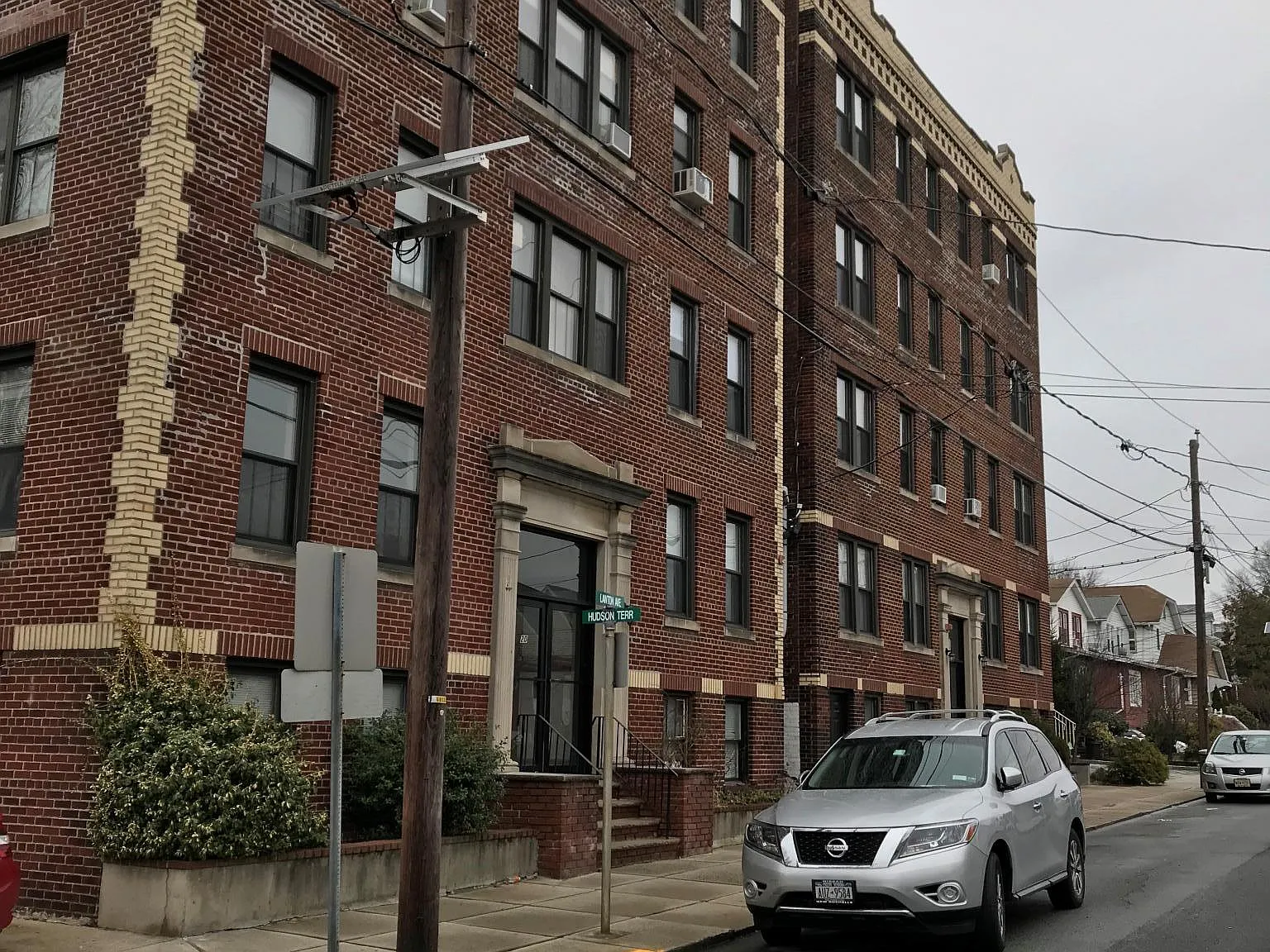 20 Lawton Ave — Photo 1