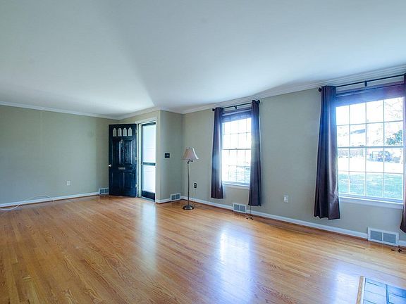 5th image of 1661 Spottswood Pl