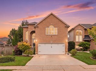 11 Redtail Cres, Hamilton, ON L9B 2R6