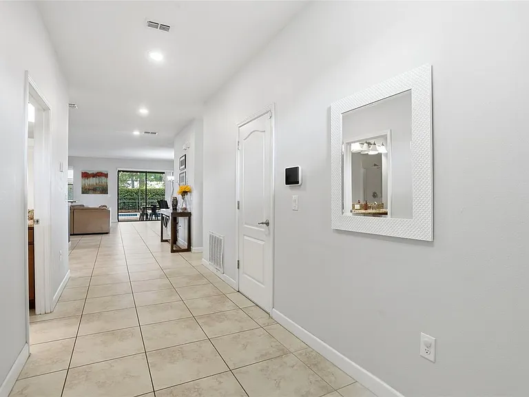 9039 Shadow Mountain St — Photo 3