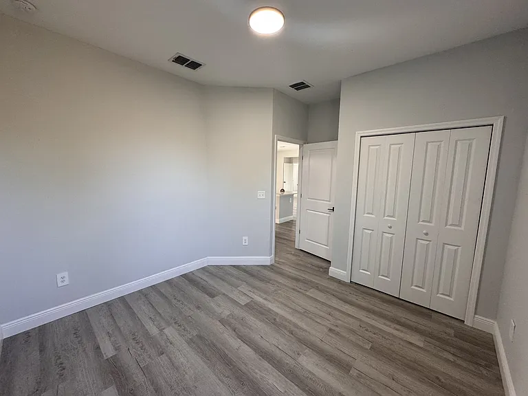 1940 Alan St — Photo 15