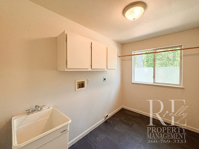 4618 NW Bernard St — Photo 24