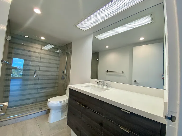 5401 Collins Ave #620 — Photo 16