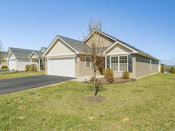 3rd image of 2150 Giles Dr