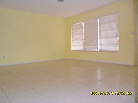2nd image of 3001 NE 10th Ave