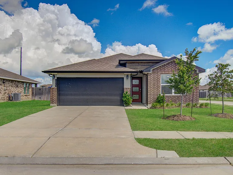 14543 Rain Tree Dr — Photo 2