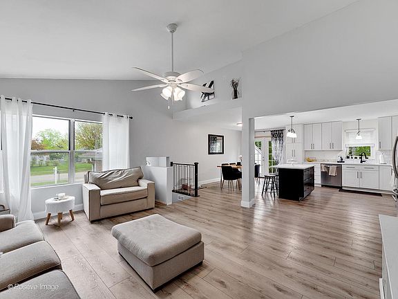 3rd image of 308 Bastian Dr