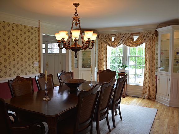 5th image of 9 Madonia Ct