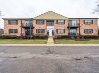 30080 Wildbrook Dr APT 101, Southfield, MI 48034
