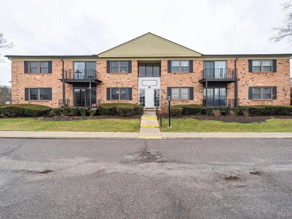 30080 Wildbrook Dr APT 101, Southfield, MI 48034