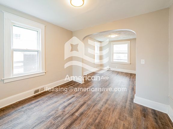1556512_004_living_room_13703668.jpg