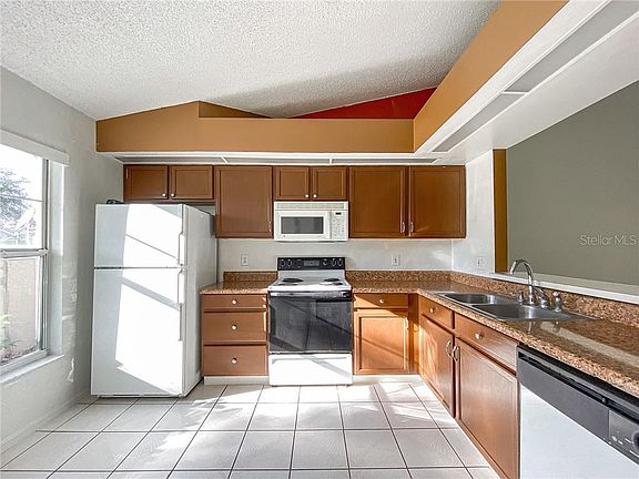 3rd image of 13554 Summerton Dr