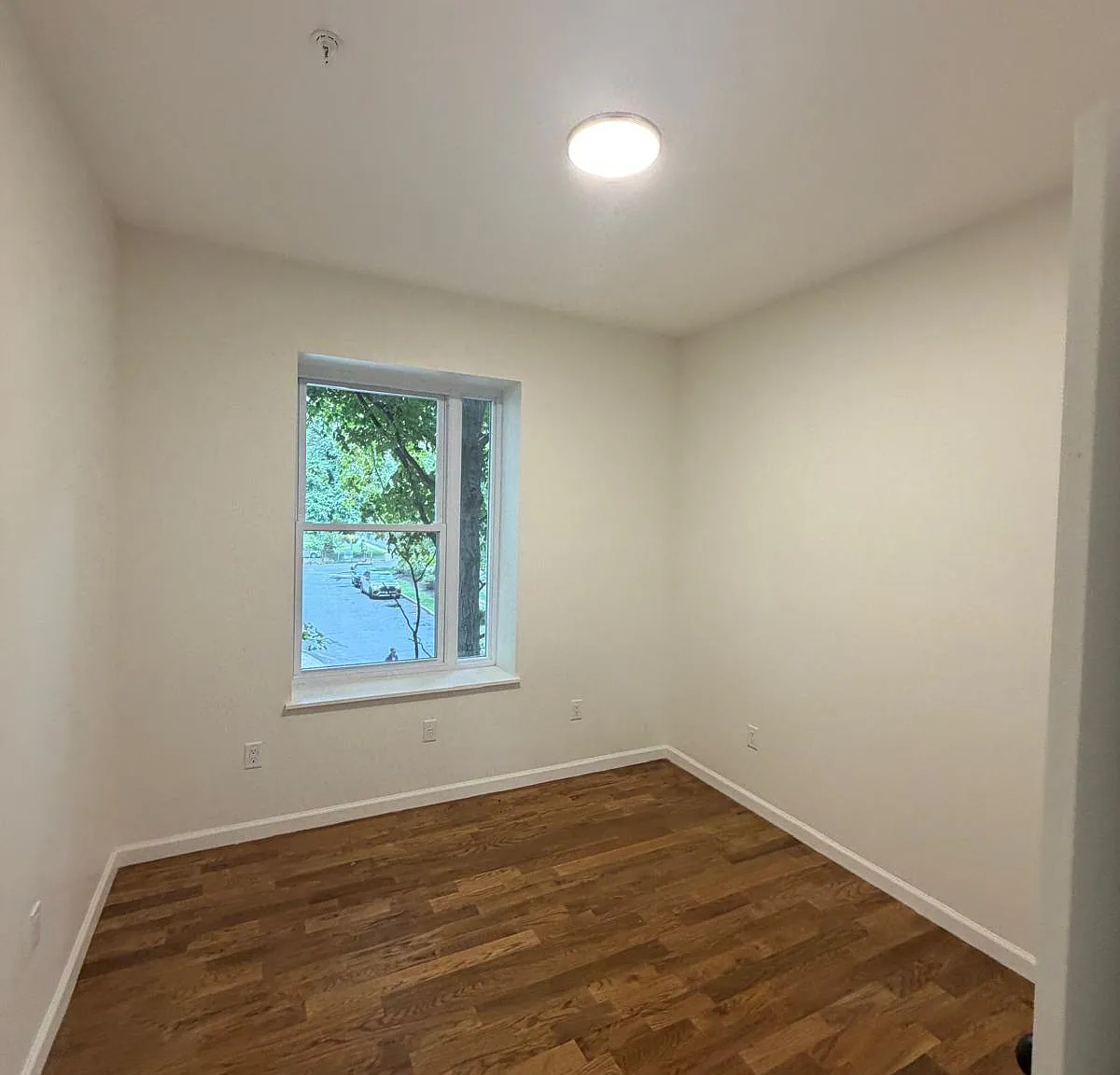 4 bed, $3,100 — Photo 1