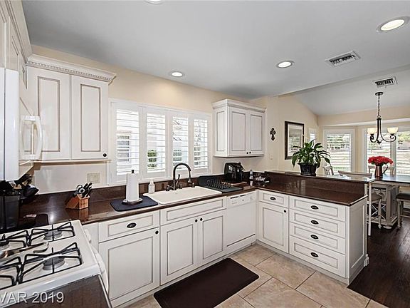 3rd image of 3001 Linkview Dr