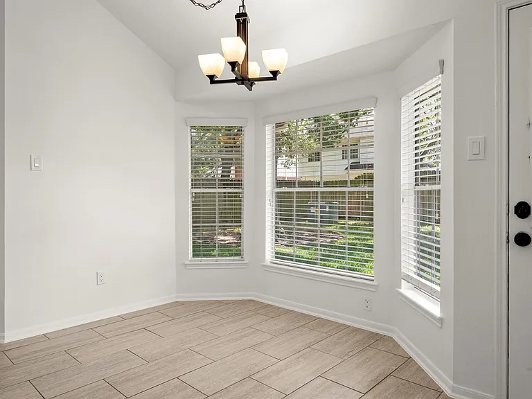 16014 Lakestone Dr — Photo 10