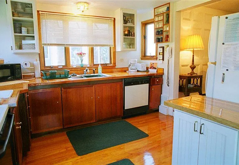 7 Clinton St — Photo 12