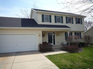 1035 Cypress Dr, Aurora, IL 60506