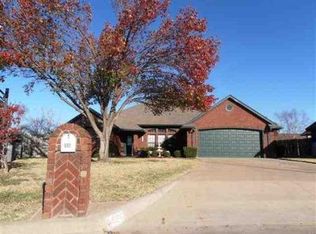 6901 NW Surreywood Pl, Lawton, OK 73505