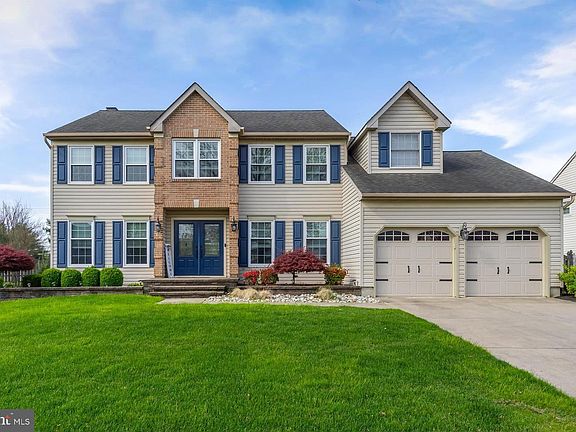 2nd image of 10 Spring Mill Ct