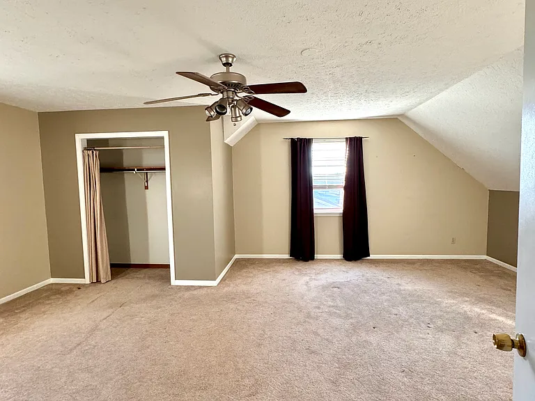 607 Yale Dr — Photo 12
