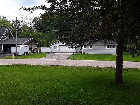 5th image of 16200 W Des Plaines Dr