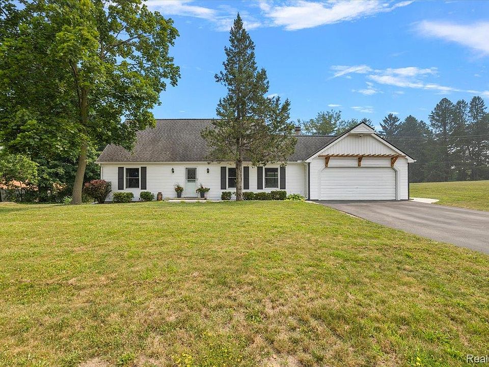 1st image of 3365 Maybee Rd