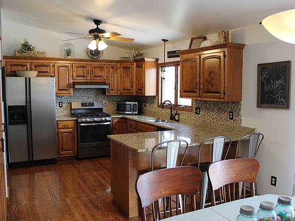 3rd image of 748 Cynthia Dr