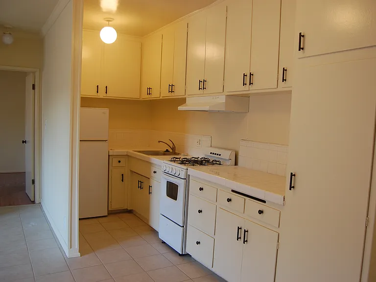 2255 N Cahuenga Blvd #9 — Photo 6