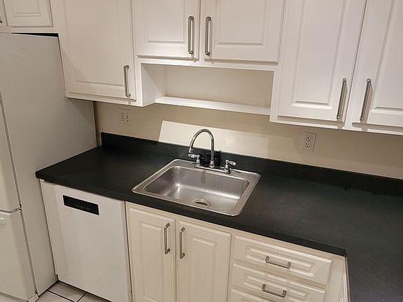 5th image of 4607 W Fig St Unit 203