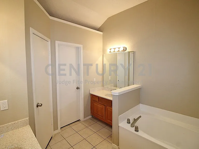 2018 Garden Crest Ln — Photo 8