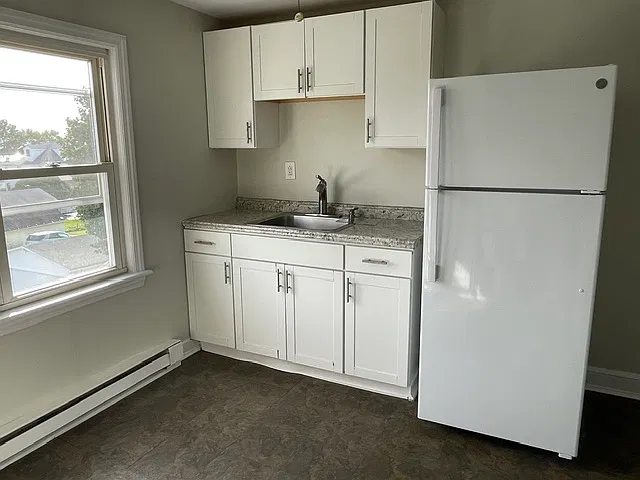 2 bed, 650 sqft, $1,800 — Photo 3