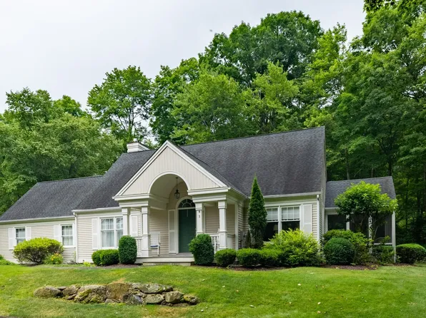 9 Caveson Court #9, Middlebury, CT 06762
