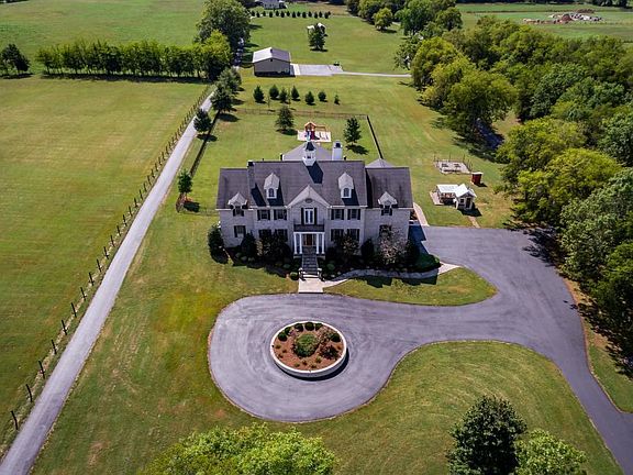 2nd image of 1201 Liberty Ln