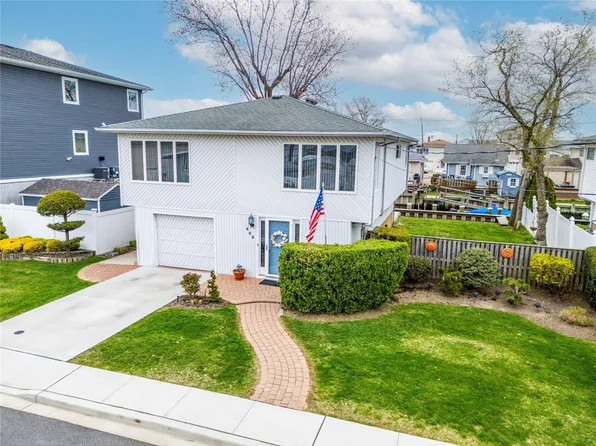 465 Nassau Avenue, Freeport, NY 11520
