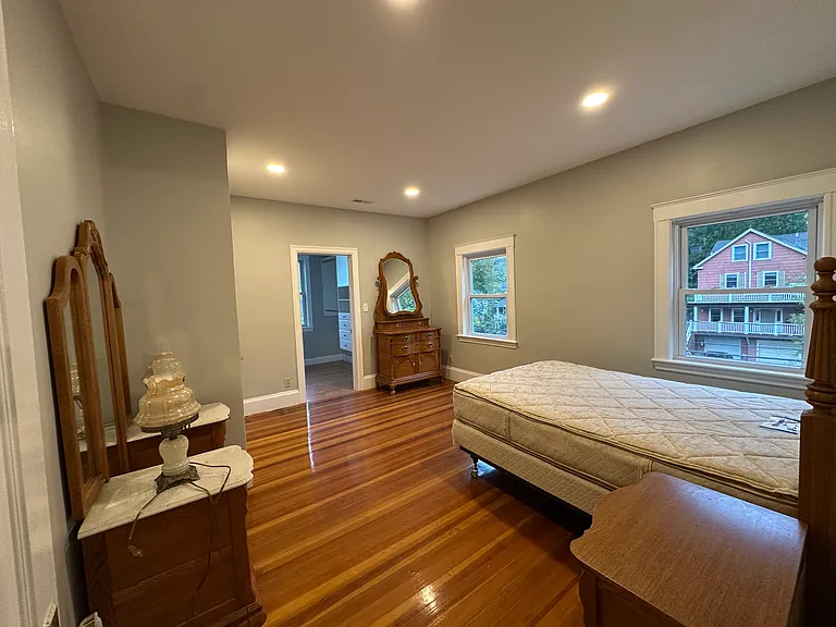 492 Lowell Ave — Photo 11