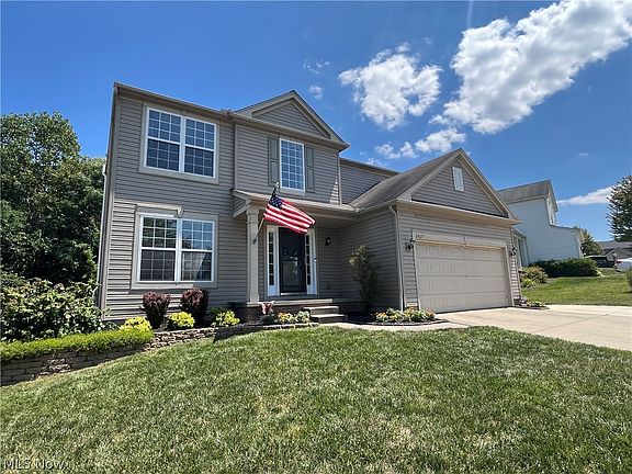2nd image of 2407 Becket Cir
