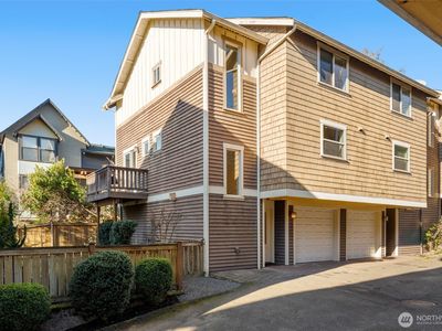 213 N 39th Street #C, Seattle, WA, 98103