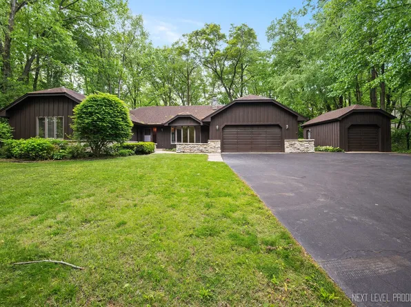 43W301 Hawkeye Dr, Elburn, IL 60119