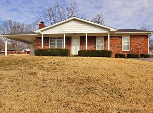 1836 Westwood Dr, Cape Girardeau, MO 63701