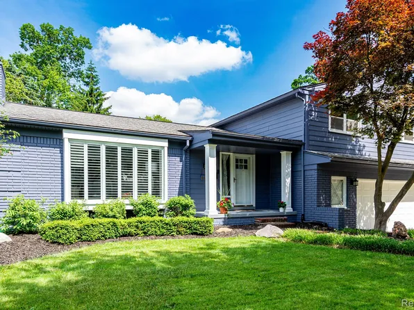 895 S Glenhurst Dr, Birmingham, MI 48009